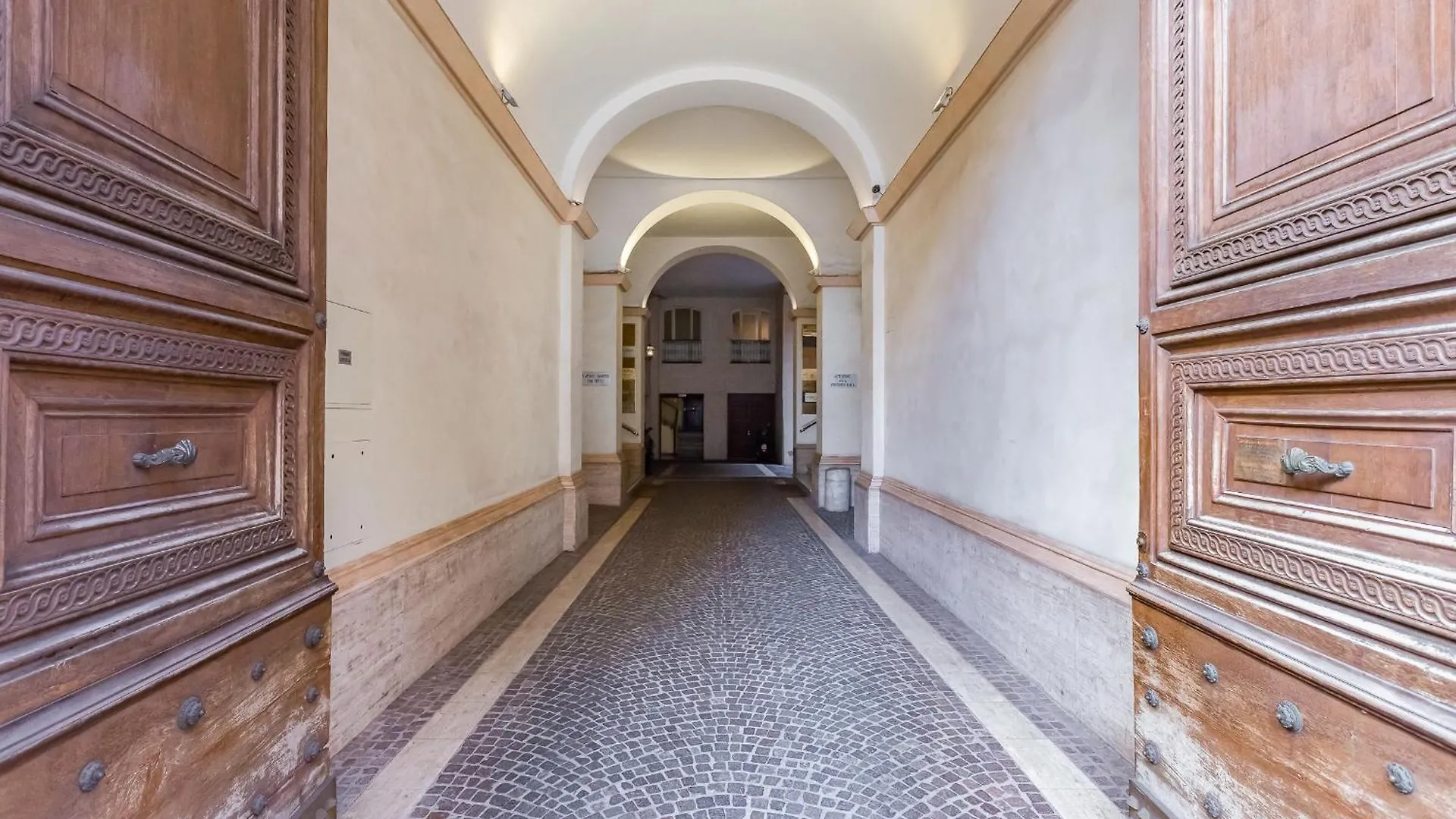 Bmga L Quirinale Cozy Corner Apartment Rome Italy